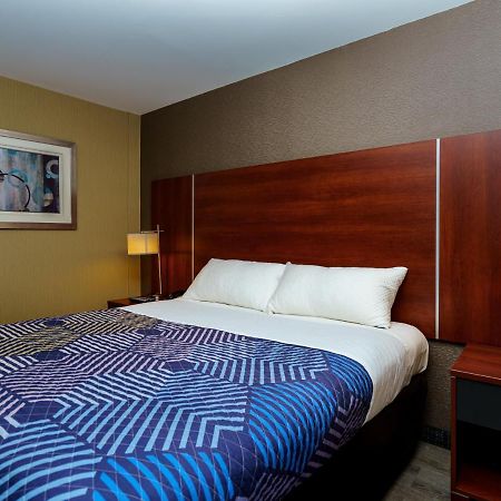 Sky Hotel Flushing/Laguardia Airport ニューヨーク エクステリア 写真
